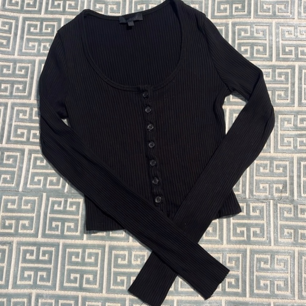 New The Range Alloy Rib Cropped Button Sweater Top in black, Small
